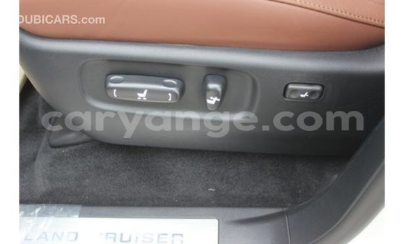 Acheter Import Voiture Toyota Land Cruiser Blanc à Import - Dubai, Namibie Acheter Import Voiture Toyota Land Cruiser Blanc à Import - Dubai, Namibie