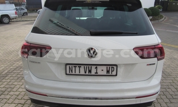 Buy Used Volkswagen Tiguan White Car in Karasburg in Karas Buy Used Volkswagen Tiguan White Car in Karasburg in Karas