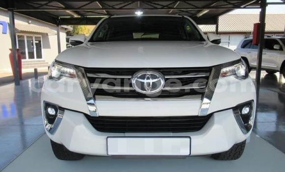 Buy Used Toyota Fortuner White Car in Windhoek in Namibia Buy Used Toyota Fortuner White Car in Windhoek in Namibia