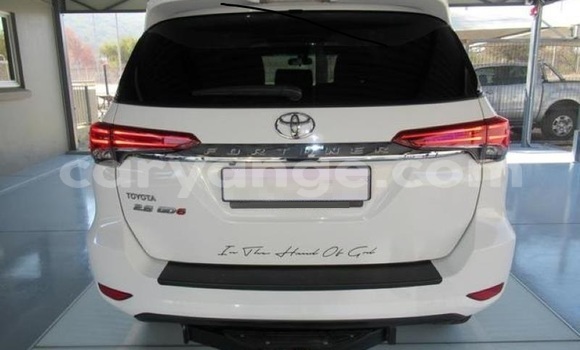 Buy Used Toyota Fortuner White Car in Windhoek in Namibia Buy Used Toyota Fortuner White Car in Windhoek in Namibia