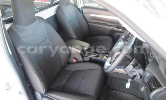 Acheter Occasion Voiture Toyota Hilux Blanc à Windhoek, Namibie Acheter Occasion Voiture Toyota Hilux Blanc à Windhoek, Namibie