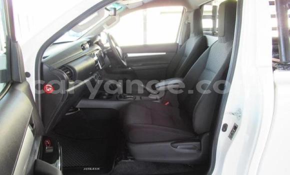 Acheter Occasion Voiture Toyota Hilux Blanc à Windhoek, Namibie Acheter Occasion Voiture Toyota Hilux Blanc à Windhoek, Namibie