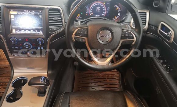 Acheter Occasion Voiture Jeep Grand Cherokee Blanc à Windhoek, Namibie Acheter Occasion Voiture Jeep Grand Cherokee Blanc à Windhoek, Namibie