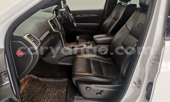 Acheter Occasion Voiture Jeep Grand Cherokee Blanc à Windhoek, Namibie Acheter Occasion Voiture Jeep Grand Cherokee Blanc à Windhoek, Namibie