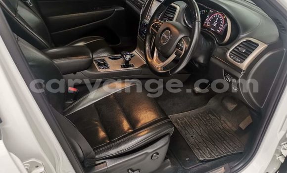 Acheter Occasion Voiture Jeep Grand Cherokee Blanc à Windhoek, Namibie Acheter Occasion Voiture Jeep Grand Cherokee Blanc à Windhoek, Namibie