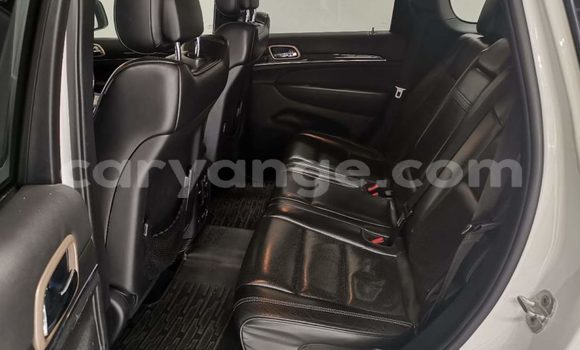 Acheter Occasion Voiture Jeep Grand Cherokee Blanc à Windhoek, Namibie Acheter Occasion Voiture Jeep Grand Cherokee Blanc à Windhoek, Namibie