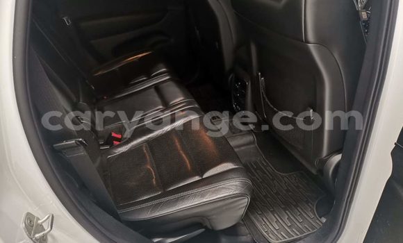 Acheter Occasion Voiture Jeep Grand Cherokee Blanc à Windhoek, Namibie Acheter Occasion Voiture Jeep Grand Cherokee Blanc à Windhoek, Namibie