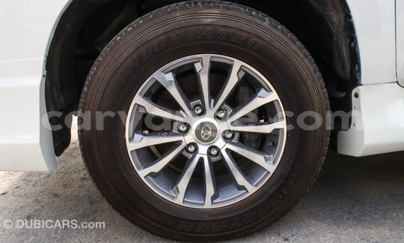 Acheter Import Voiture Toyota Prado Blanc à Import - Dubai, Namibie Acheter Import Voiture Toyota Prado Blanc à Import - Dubai, Namibie