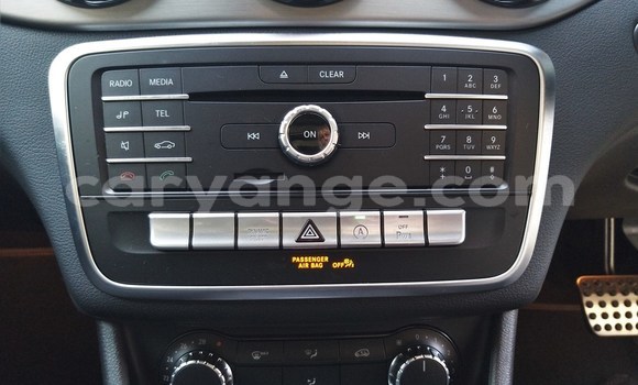 Acheter Occasion Voiture Mercedes-Benz 200 Blanc à Karasburg, Karas Acheter Occasion Voiture Mercedes-Benz 200 Blanc à Karasburg, Karas