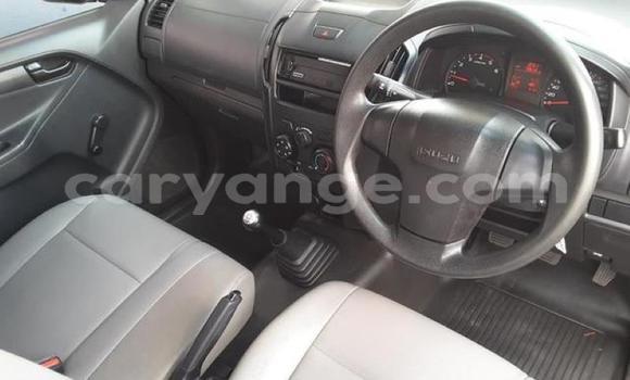 Acheter Occasion Voiture Isuzu KB Bleu à Windhoek, Namibie Acheter Occasion Voiture Isuzu KB Bleu à Windhoek, Namibie