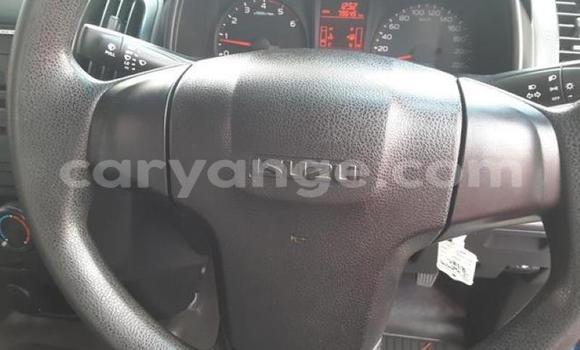 Acheter Occasion Voiture Isuzu KB Bleu à Windhoek, Namibie Acheter Occasion Voiture Isuzu KB Bleu à Windhoek, Namibie