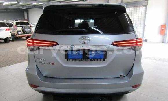 Acheter Occasion Voiture Toyota Fortuner Gris à Windhoek, Namibie Acheter Occasion Voiture Toyota Fortuner Gris à Windhoek, Namibie