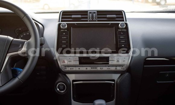 Acheter Import Voiture Toyota Land Cruiser Noir à Import - Dubai, Namibie Acheter Import Voiture Toyota Land Cruiser Noir à Import - Dubai, Namibie