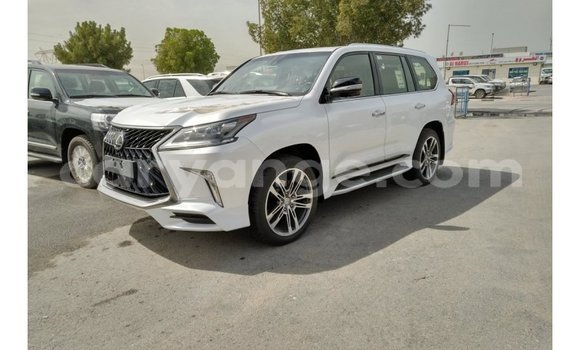Acheter Import Voiture Lexus LX Blanc à Import - Dubai, Namibie Acheter Import Voiture Lexus LX Blanc à Import - Dubai, Namibie