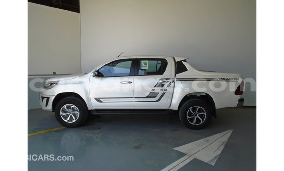 Acheter Import Voiture Toyota Hilux Blanc à Import - Dubai, Namibie Acheter Import Voiture Toyota Hilux Blanc à Import - Dubai, Namibie