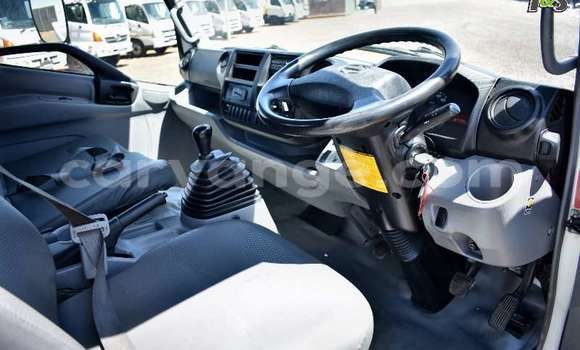 Acheter Occasion Utilitaire Hino 300 Series Blanc à Karasburg, Karas Acheter Occasion Utilitaire Hino 300 Series Blanc à Karasburg, Karas