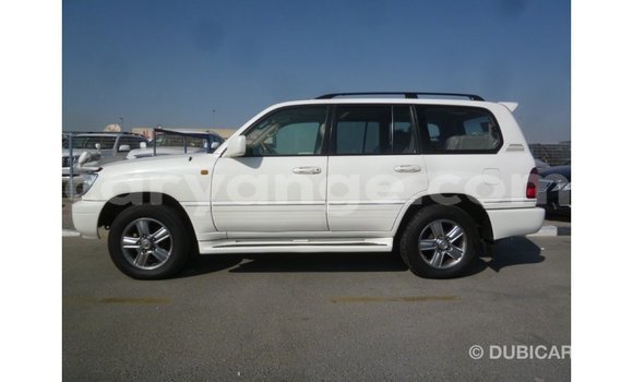 Acheter Import Voiture Toyota Land Cruiser Blanc à Import - Dubai, Namibie Acheter Import Voiture Toyota Land Cruiser Blanc à Import - Dubai, Namibie