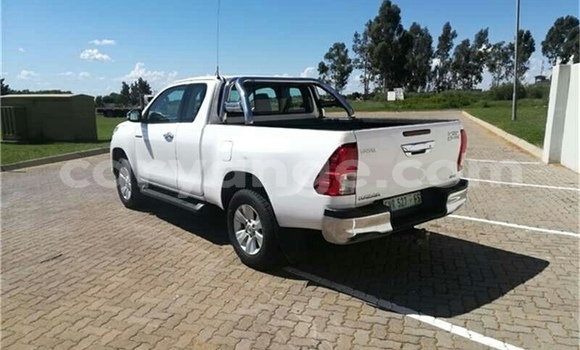 Buy Used Toyota Hilux White Car in Grootfontein in Namibia Buy Used Toyota Hilux White Car in Grootfontein in Namibia