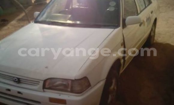 Acheter Occasion Voiture Mazda 323 Blanc à Windhoek, Namibie Acheter Occasion Voiture Mazda 323 Blanc à Windhoek, Namibie