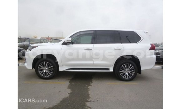 Acheter Import Voiture Lexus LX Blanc à Import - Dubai, Namibie Acheter Import Voiture Lexus LX Blanc à Import - Dubai, Namibie