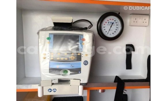 Acheter Import Voiture Toyota 4Runner Blanc à Import - Dubai, Namibie Acheter Import Voiture Toyota 4Runner Blanc à Import - Dubai, Namibie