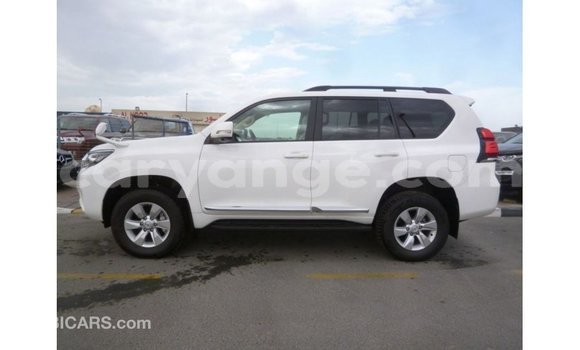 Acheter Import Voiture Toyota Prado Blanc à Import - Dubai, Namibie Acheter Import Voiture Toyota Prado Blanc à Import - Dubai, Namibie
