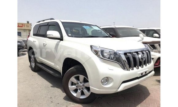 Acheter Import Voiture Toyota Prado Blanc à Import - Dubai, Namibie Acheter Import Voiture Toyota Prado Blanc à Import - Dubai, Namibie
