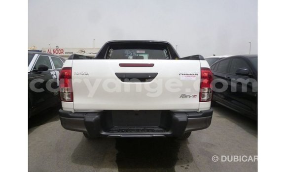 Acheter Import Voiture Toyota Hilux Blanc à Import - Dubai, Namibie Acheter Import Voiture Toyota Hilux Blanc à Import - Dubai, Namibie