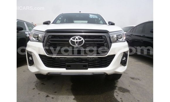 Acheter Import Voiture Toyota Hilux Blanc à Import - Dubai, Namibie Acheter Import Voiture Toyota Hilux Blanc à Import - Dubai, Namibie