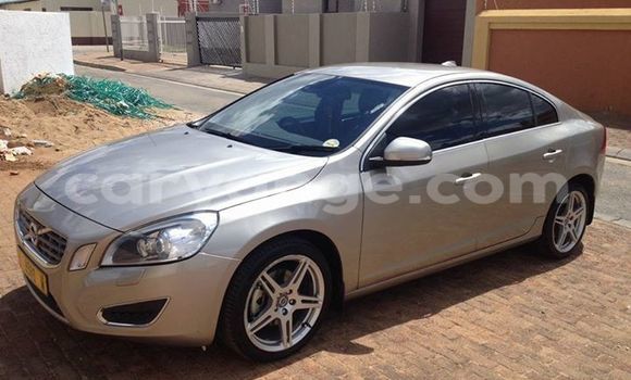 Acheter Occasion Voiture Volvo S40 Gris à Windhoek, Namibie