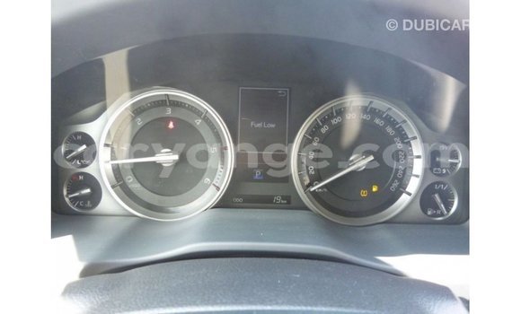 Acheter Import Voiture Toyota Land Cruiser Blanc à Import - Dubai, Namibie Acheter Import Voiture Toyota Land Cruiser Blanc à Import - Dubai, Namibie