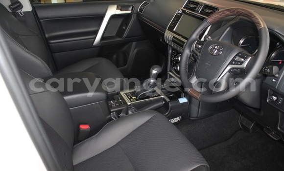 Buy Used Toyota Prado White Car in Karasburg in Karas Buy Used Toyota Prado White Car in Karasburg in Karas