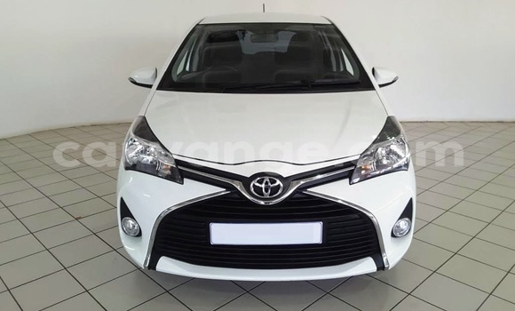 Acheter Occasion Voiture Toyota Yaris Blanc à Windhoek, Namibie Acheter Occasion Voiture Toyota Yaris Blanc à Windhoek, Namibie