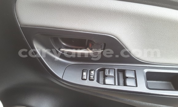 Acheter Occasion Voiture Toyota Yaris Blanc à Windhoek, Namibie Acheter Occasion Voiture Toyota Yaris Blanc à Windhoek, Namibie