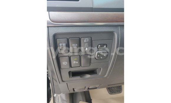 Acheter Import Voiture Toyota Land Cruiser Noir à Import - Dubai, Namibie Acheter Import Voiture Toyota Land Cruiser Noir à Import - Dubai, Namibie