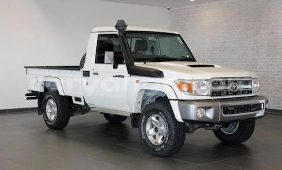 Buy Used Toyota Land Cruiser White Car in Windhoek in Namibia Buy Used Toyota Land Cruiser White Car in Windhoek in Namibia