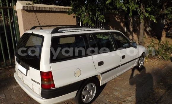 Buy Used Opel Astra White Car in Windhoek in Namibia