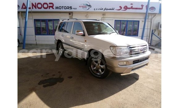 Acheter Import Voiture Toyota Land Cruiser Blanc à Import - Dubai, Namibie Acheter Import Voiture Toyota Land Cruiser Blanc à Import - Dubai, Namibie