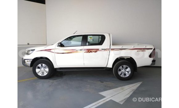 Acheter Import Voiture Toyota Hilux Blanc à Import - Dubai, Namibie Acheter Import Voiture Toyota Hilux Blanc à Import - Dubai, Namibie