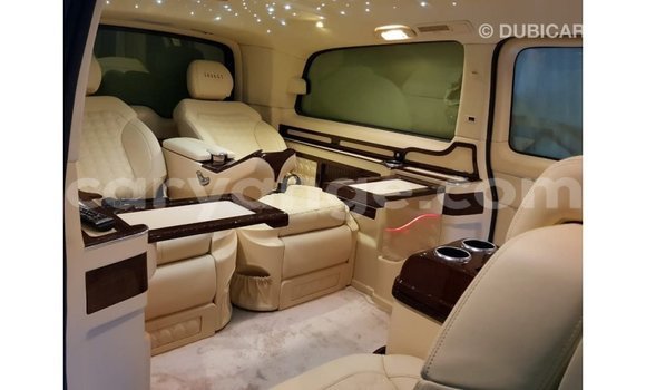 Acheter Import Voiture Mercedes-Benz 250 Noir à Import - Dubai, Namibie Acheter Import Voiture Mercedes-Benz 250 Noir à Import - Dubai, Namibie