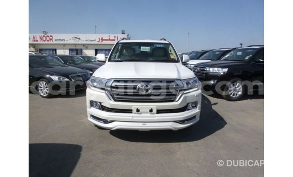 Acheter Import Voiture Toyota Land Cruiser Blanc à Import - Dubai, Namibie Acheter Import Voiture Toyota Land Cruiser Blanc à Import - Dubai, Namibie