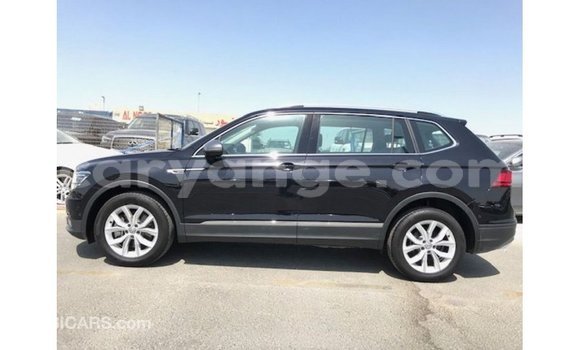 Acheter Import Voiture Volkswagen Tiguan Noir à Import - Dubai, Namibie Acheter Import Voiture Volkswagen Tiguan Noir à Import - Dubai, Namibie