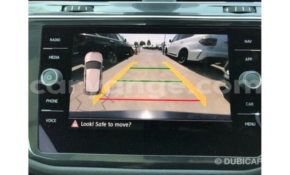 Acheter Import Voiture Volkswagen Tiguan Noir à Import - Dubai, Namibie Acheter Import Voiture Volkswagen Tiguan Noir à Import - Dubai, Namibie