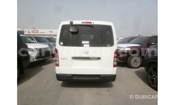 Acheter Import Voiture Toyota 4Runner Blanc à Import - Dubai, Namibie Acheter Import Voiture Toyota 4Runner Blanc à Import - Dubai, Namibie