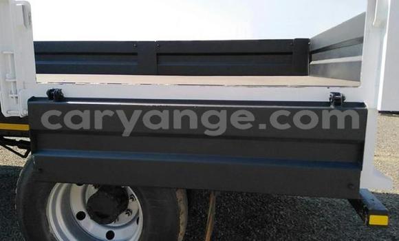 Acheter Occasion Utilitaire Nissan UD Blanc à Karasburg, Karas Acheter Occasion Utilitaire Nissan UD Blanc à Karasburg, Karas