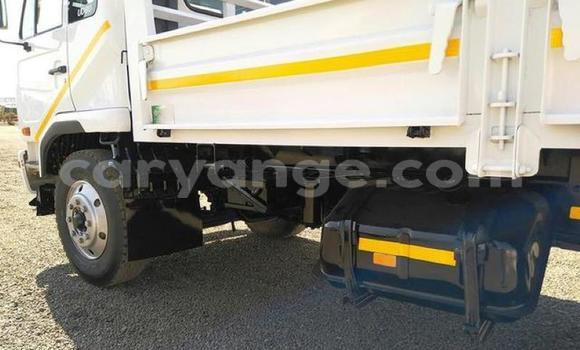 Acheter Occasion Utilitaire Nissan UD Blanc à Karasburg, Karas Acheter Occasion Utilitaire Nissan UD Blanc à Karasburg, Karas