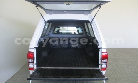 Acheter Occasion Voiture Isuzu KB Blanc à Karasburg, Karas Acheter Occasion Voiture Isuzu KB Blanc à Karasburg, Karas