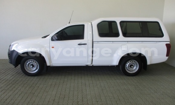 Acheter Occasion Voiture Isuzu KB Blanc à Karasburg, Karas Acheter Occasion Voiture Isuzu KB Blanc à Karasburg, Karas