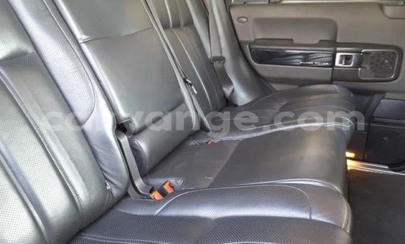 Acheter Occasion Voiture Land Rover Range Rover Vogue Blanc à Windhoek, Namibie Acheter Occasion Voiture Land Rover Range Rover Vogue Blanc à Windhoek, Namibie