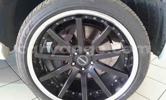 Acheter Occasion Voiture Land Rover Range Rover Vogue Blanc à Windhoek, Namibie Acheter Occasion Voiture Land Rover Range Rover Vogue Blanc à Windhoek, Namibie